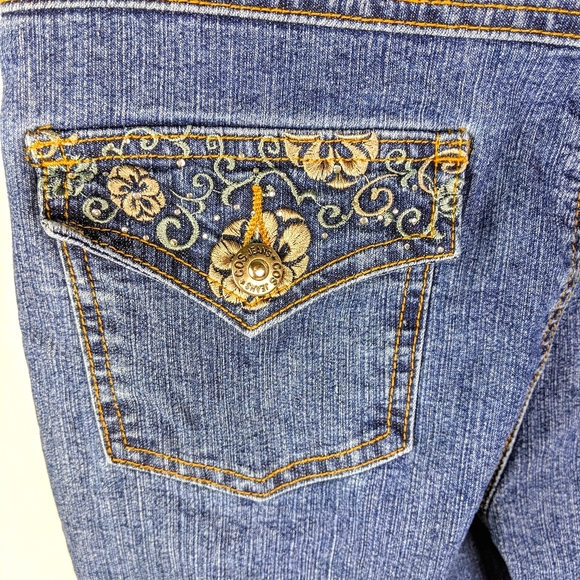 COS Denim - COS embroidered capri jeans